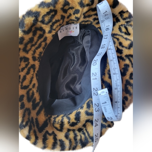 ❌️SOLD❌️ Betmar Faux Fur Leopard Print Vintage Convertible Bucket Hat - Picture 3 of 4